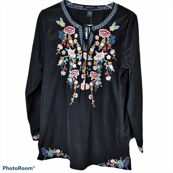 Faith + Zoe Tops - FAITH + Zoe Embroidered Tunic NWT Size M